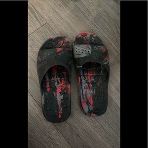 Sketchers slides